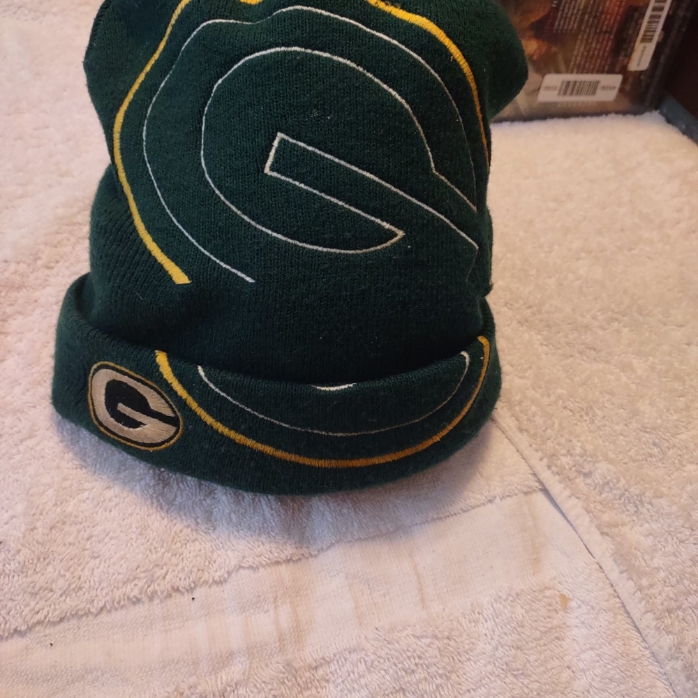 Official Green Bay Packers beanie hat use